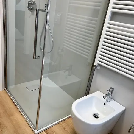 Apartman Ferrarese209 *