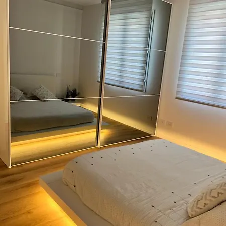 Apartment Ferrarese209 *